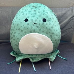 Squishmallow jellyfish Forina size medium NWT